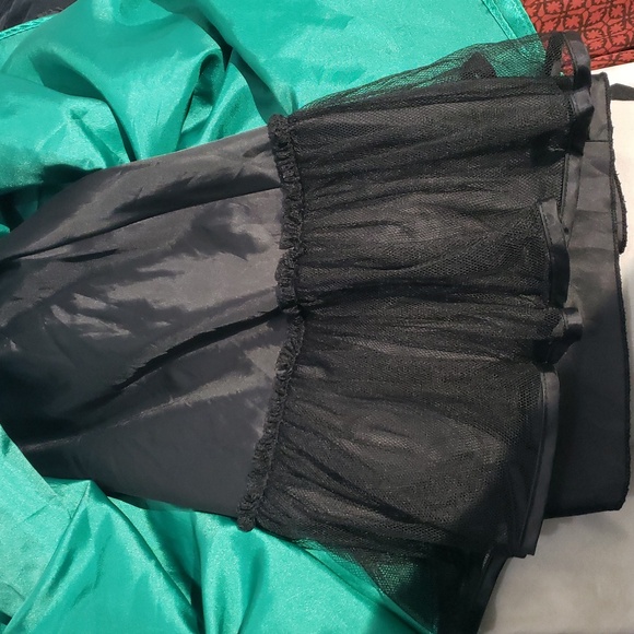 Girl' Elegant Green and Black Holiday Party Dress Size 10 Tulle Petticoat - Picture 16 of 16